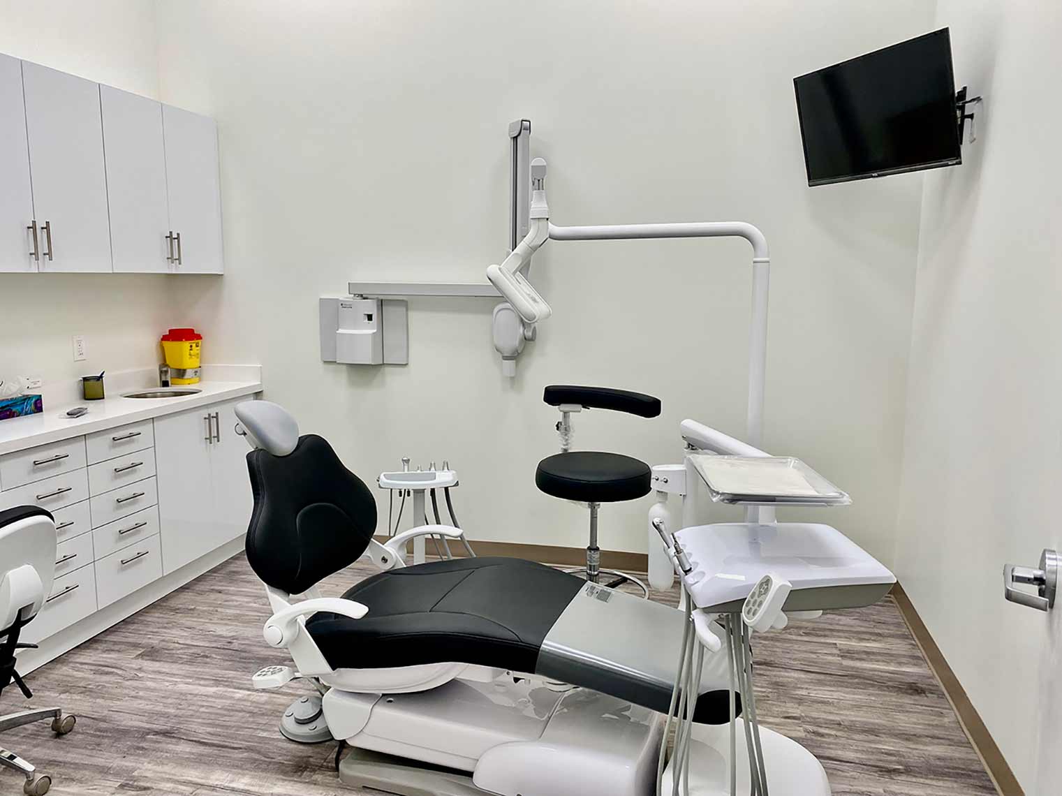art dental care clinic image